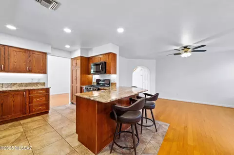 Kitchen - 8030 E Hampton Dr, Tucson, AZ 85715 photo 7 of 8