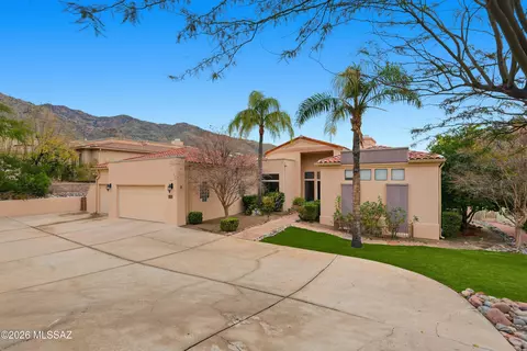 6520 N Regal Manor Dr, Tucson, AZ 85750