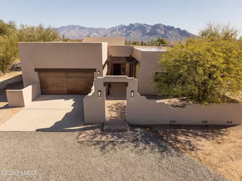 10060 N Ironwood Oasis Pl, Tucson, AZ 85742