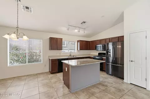 Kitchen - 61003 E Forelock Pl, Saddlebrooke, AZ 85739 photo 2 of 3