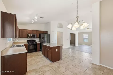 Kitchen - 61003 E Forelock Pl, Saddlebrooke, AZ 85739 photo 3 of 3