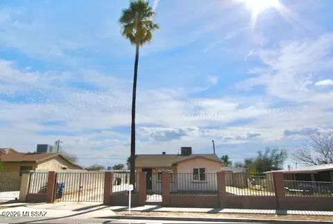 419 W Michigan Dr, Tucson, AZ 85714