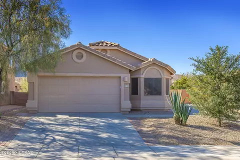 8753 N Moonfire Dr, Tucson, AZ 85743