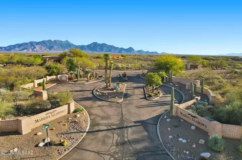 664 E Canyon Rock Rd, Green Valley, AZ 85614