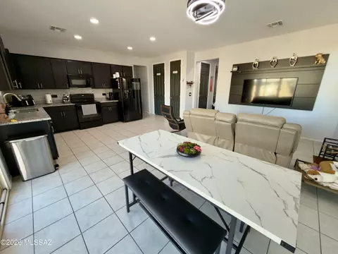 Kitchen - 21380 E Treasure Rd, Red Rock, AZ 85145 photo 1 of 5