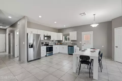 551 W Thurber Rd, Tucson, AZ 85705