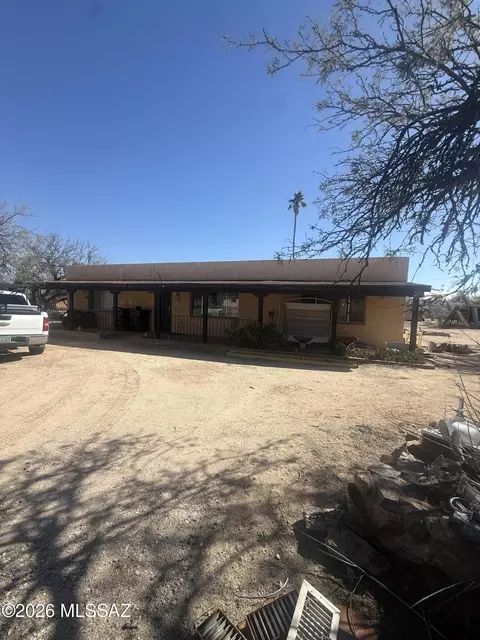 1031 W Calle Santiago, Sahuarita, AZ 85629