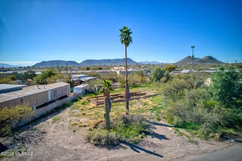 2975 W Century Dr, Tucson, AZ 85746