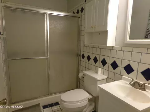Bath - 3514 N Keeling Ln, Willcox, AZ 85643 photo 3 of 9