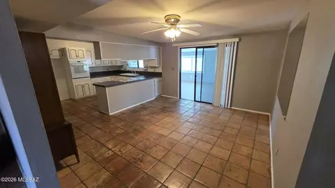 Dining - 3021 W Vande Loo St, Tucson, AZ 85746 photo 1 of 1