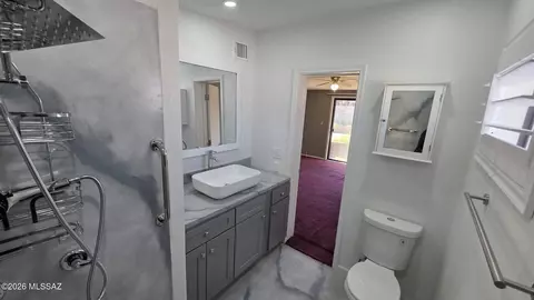 Bath - 3021 W Vande Loo St, Tucson, AZ 85746 photo 3 of 4