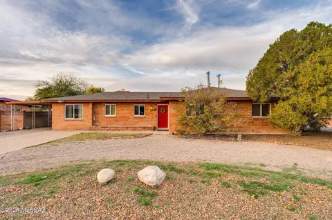6211 E 17th St, Tucson, AZ 85711