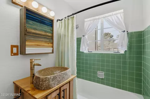 Bath - 3017 E 17th St, Tucson, AZ 85716 photo 3 of 3
