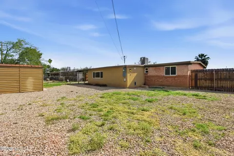 Exterior - 4865 E 23rd St, Tucson, AZ 85711 photo 4 of 5