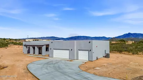 13777 E Windy Way, Vail, AZ 85641