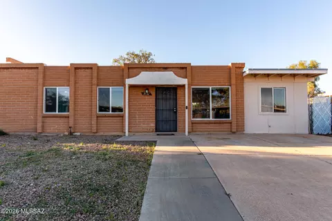 7131 E Portland Dr, Tucson, AZ 85730