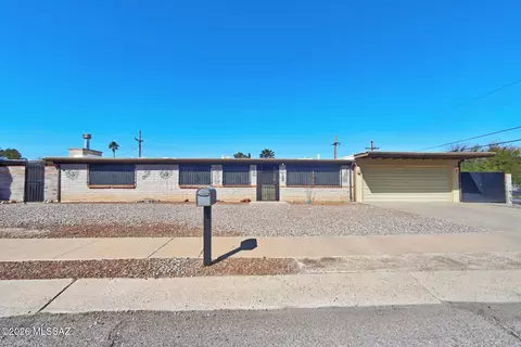 8509 E Louise Dr, Tucson, AZ 85730