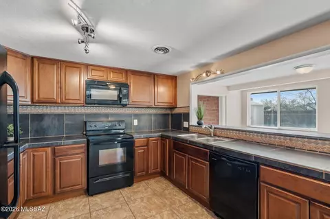 Kitchen - 6142 E 20th St, Tucson, AZ 85711 photo 3 of 4