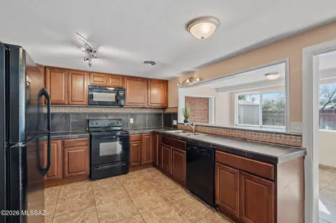 Kitchen - 6142 E 20th St, Tucson, AZ 85711 photo 1 of 4