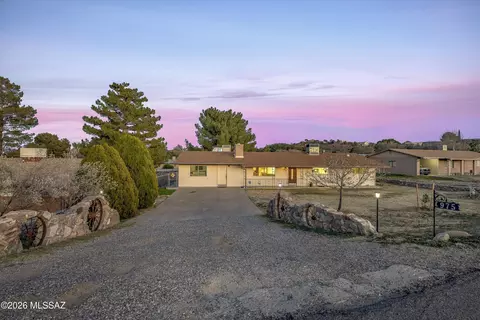 975 N Evergreen Dr, Oracle, AZ 85623