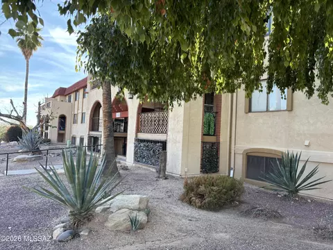 6335 N Barcelona Ln #716, Tucson, AZ 85704