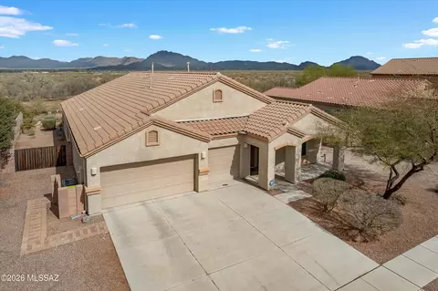 8040 W Fish Eagle Dr, Tucson, AZ 85757