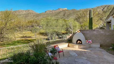 5149 N Pinnacle Point Dr, Tucson, AZ 85749