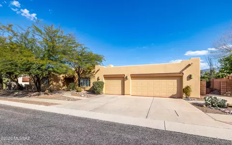 Exterior - 250 N Eastern Slope Loop, Tucson, AZ 85748 photo 1 of 8