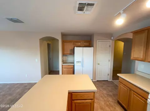 Kitchen - 9986 E Apache Rain Dr, Tucson, AZ 85748 photo 3 of 3