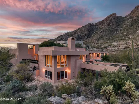 7001 N Ina Pl, Tucson, AZ 85718