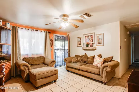 225 W Calle Margarita, Tucson, AZ 85706