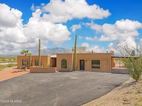 4330 N Paseo De Los Rancheros, Tucson, AZ 85745