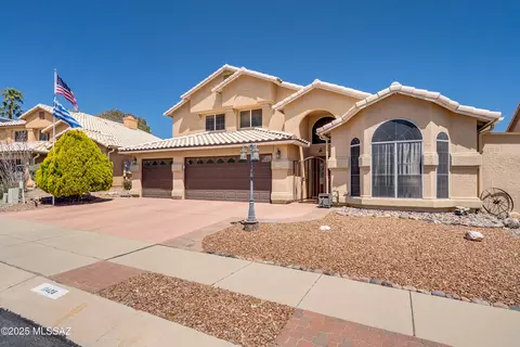 11426 N Silver Pheasant Loop, Tucson, AZ 85737