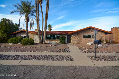 9043 E Bellevue St, Tucson, AZ 85715
