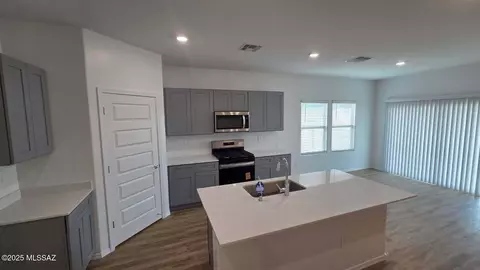 Kitchen - 1113 S Chatfield Ave, Vail, AZ 85641 photo 1 of 3