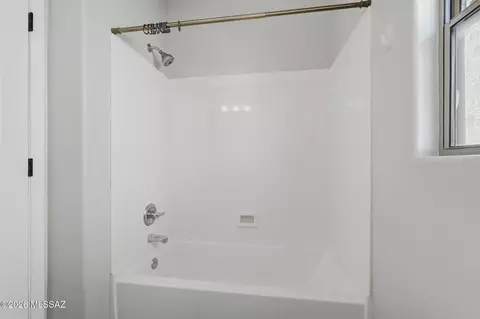 Bath - 12902 E Red Iron Trl, Vail, AZ 85641 photo 4 of 4