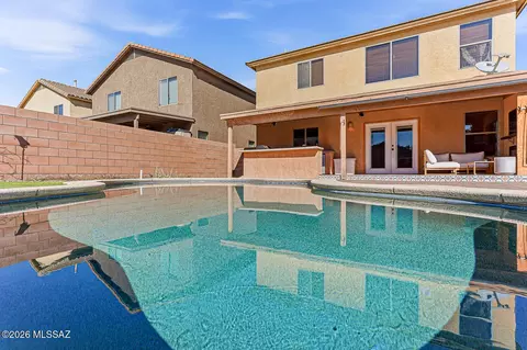 669 W Cholla Crest Dr, Green Valley, AZ 85614
