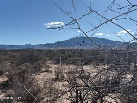 10 W Ac W Bird Of Paradise Trl, Cochise, AZ 85606