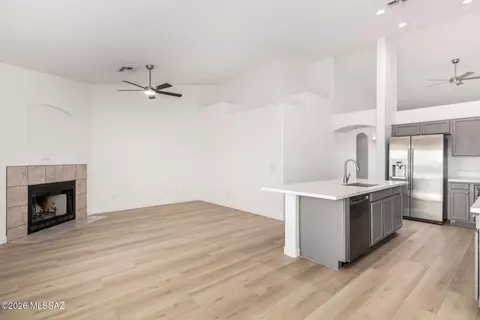 Living - 9086 E La Palma Dr, Tucson, AZ 85747 photo 6 of 6