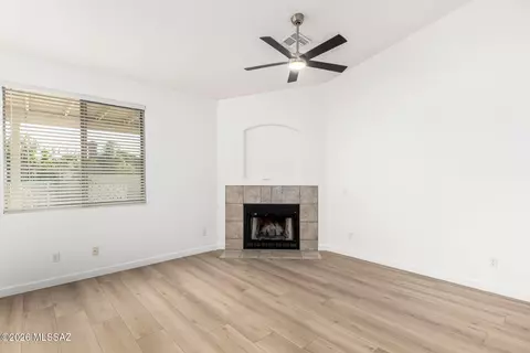Living - 9086 E La Palma Dr, Tucson, AZ 85747 photo 4 of 6