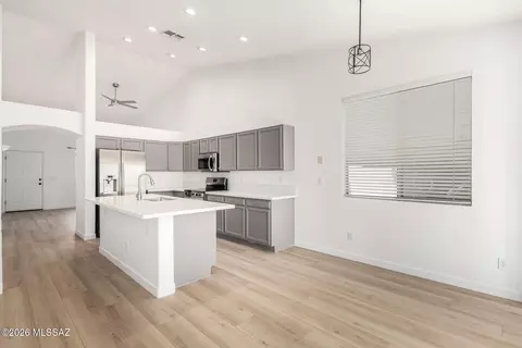 Kitchen - 9086 E La Palma Dr, Tucson, AZ 85747 photo 1 of 4