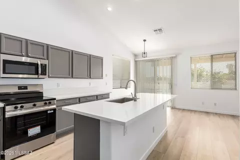 Kitchen - 9086 E La Palma Dr, Tucson, AZ 85747 photo 4 of 4
