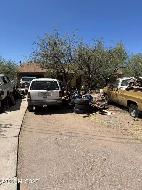 494 New Ct, Rio Rico, AZ 85648