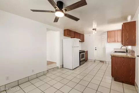 Kitchen - 4210 E Canada Stra, Tucson, AZ 85706 photo 1 of 3