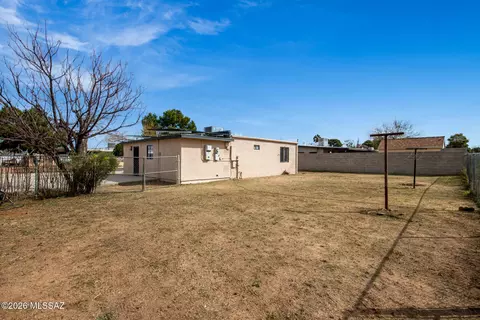 Exterior - 4210 E Canada Stra, Tucson, AZ 85706 photo 8 of 10