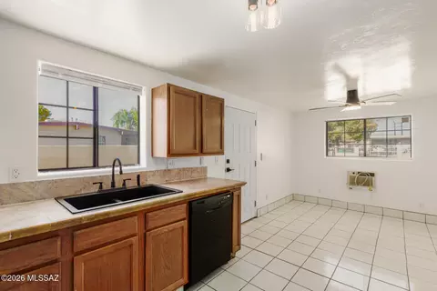 Kitchen - 4210 E Canada Stra, Tucson, AZ 85706 photo 3 of 3