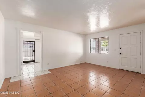 Living - 4210 E Canada Stra, Tucson, AZ 85706 photo 4 of 4