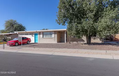 7855 N John Paul Jones Ave, Tucson, AZ 85741