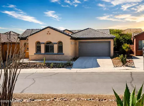 2033 W Acacia Bluffs Dr, Green Valley, AZ 85622
