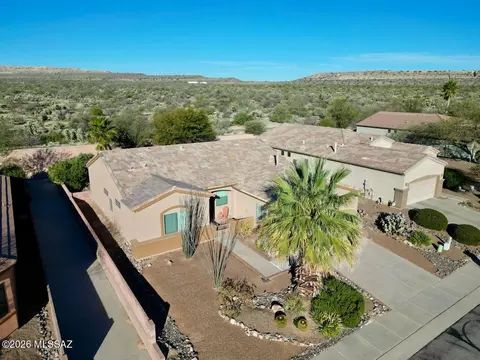 433 N Mountain Brook Dr, Green Valley, AZ 85614